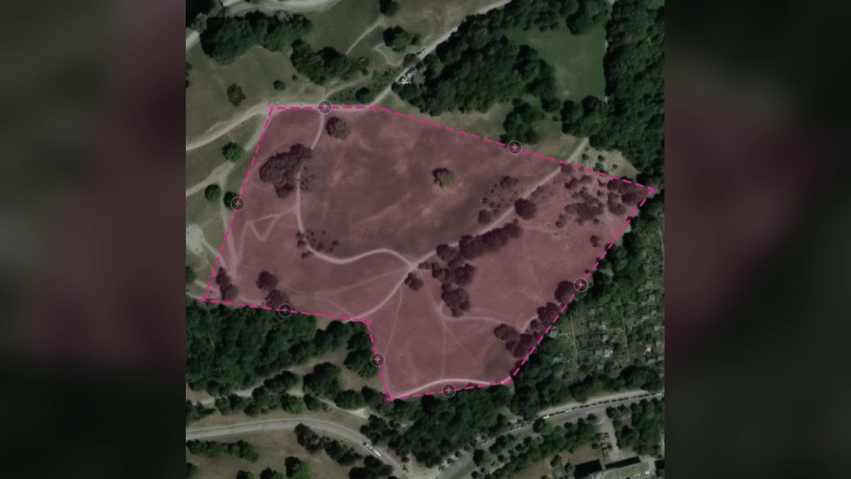 FlyPath DJI drone mission planner showing a survey polygon and generated flight grid